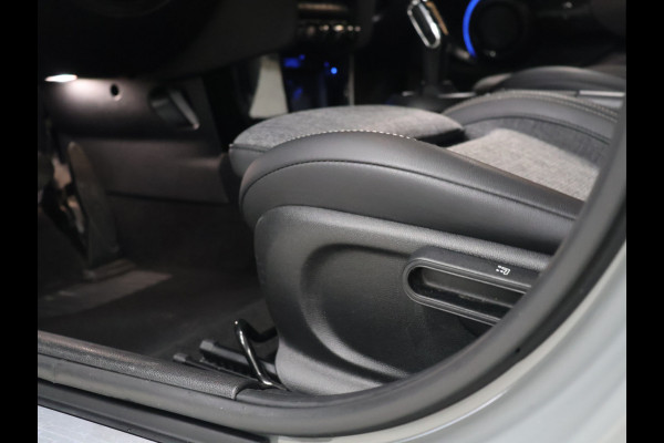MINI 5-deurs 1.5 Cooper Classic [APPLE CARPLAY, CRUISE CONTROL, DIGITAL DASH, SENSOREN ACHTER, SFEERVERLICHTING, CLIMATE CONTROL, HALF LEDER, NAVIGATIE, BLUETOOTH, NIEUWSTAAT]