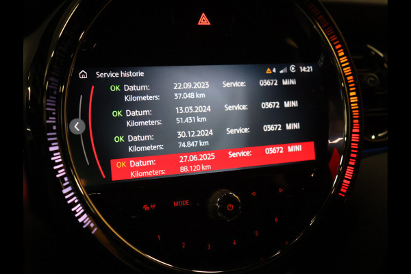 MINI 5-deurs 1.5 Cooper Classic [APPLE CARPLAY, CRUISE CONTROL, DIGITAL DASH, SENSOREN ACHTER, SFEERVERLICHTING, CLIMATE CONTROL, HALF LEDER, NAVIGATIE, BLUETOOTH, NIEUWSTAAT]