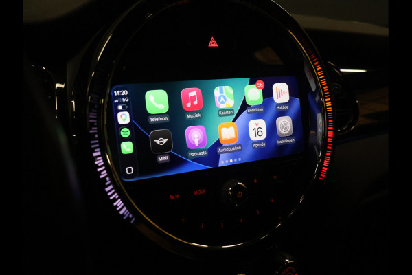 MINI 5-deurs 1.5 Cooper Classic [APPLE CARPLAY, CRUISE CONTROL, DIGITAL DASH, SENSOREN ACHTER, SFEERVERLICHTING, CLIMATE CONTROL, HALF LEDER, NAVIGATIE, BLUETOOTH, NIEUWSTAAT]