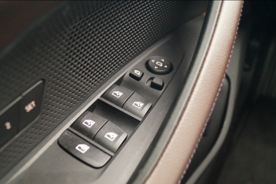 BMW 4 Serie Gran Coupé 420i Business Edition Plus -PANO-LEER-NAVI-ECC-