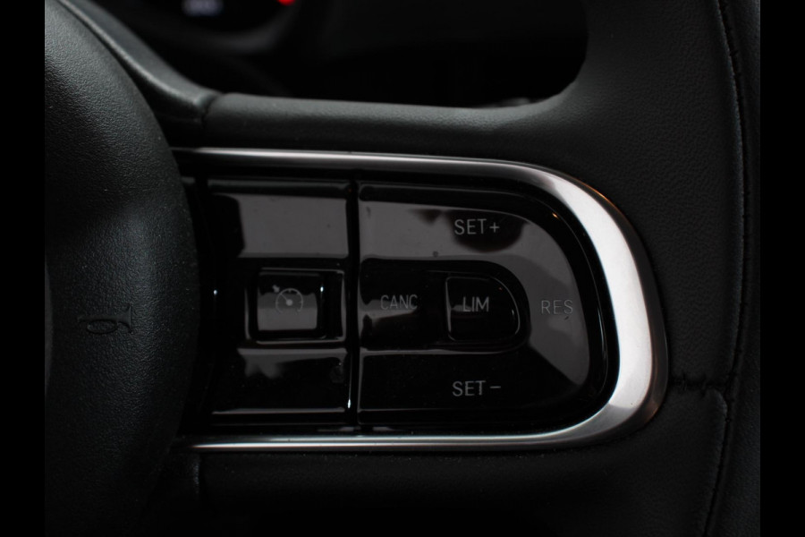 Fiat 500E Urban 42 kWh Airco Climatronic 360 Camera Stoelverwarming Keyless Wireless CarPlay Dodehoek Assistant 85 kW Charger Actieradius 320km WLTP