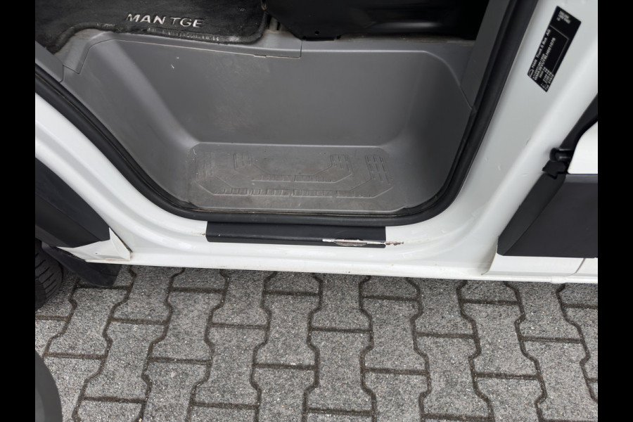 MAN eTGE Basis 36 kWh Aut. *HEATPUMP | NAVI-FULLMAP | AIRCO | CRUISE | 3-PERS | CAMERA | HEATED-ERGO-SEATS | PDC | DAB | WIFI | FULL-LED | CCS-FASTLOADER*