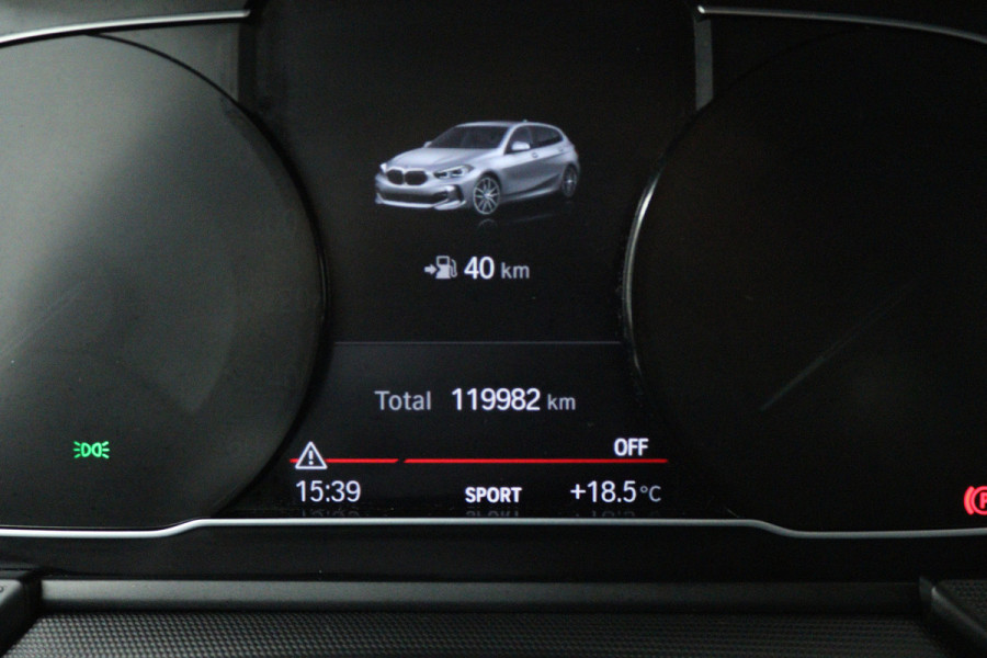 BMW 1-serie 118i High Executive (STOELVERWARMING, SFEERVERLICHTING, NAVIGATIE, PARKEERSENSOREN)