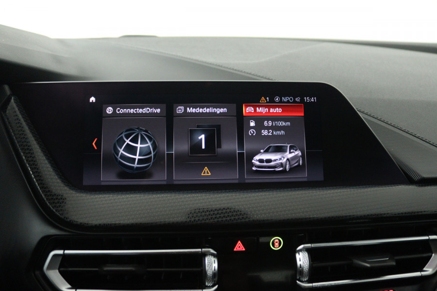 BMW 1-serie 118i High Executive (STOELVERWARMING, SFEERVERLICHTING, NAVIGATIE, PARKEERSENSOREN)
