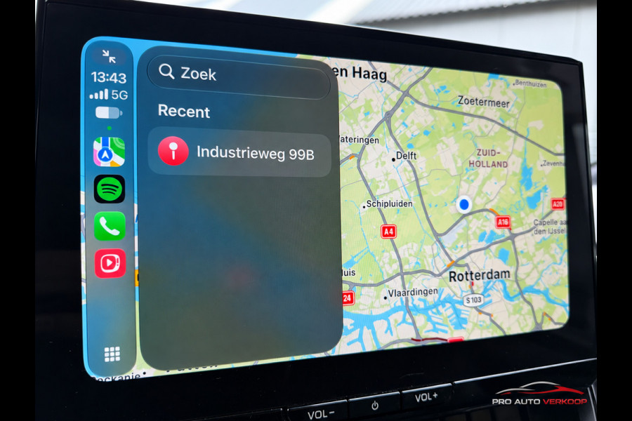 Toyota Corolla Touring Sports Hybrid 140 Active wireless carplay Camera_Full option