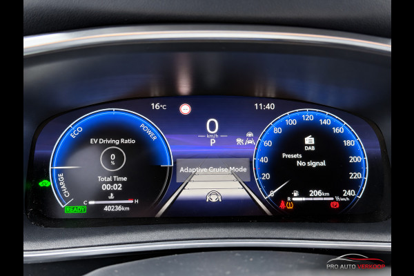 Toyota Corolla Touring Sports Hybrid 140 Active wireless carplay Camera_Full option