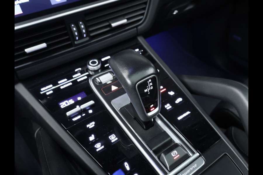 Porsche Cayenne 3.0 E-Hybrid (APPLE CARPLAY,PANORAMADAK,SPORTUITLAAT,SPORT CHRONO,LEDER,CAMERA,ADAPTIEVE CRUISE,LED,NETTESTAAT)