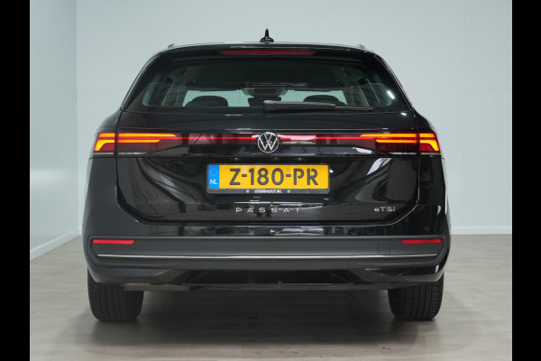 Volkswagen Passat Variant 1.5 eTSI 150pk DSG Business Trekhaak | Massage | Camera | Full-LED