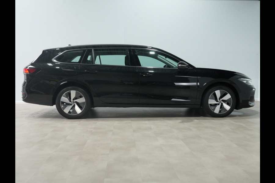 Volkswagen Passat Variant 1.5 eTSI 150pk DSG Business Trekhaak | Massage | Camera | Full-LED