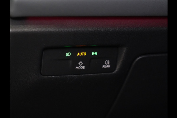 Volkswagen Passat Variant 1.5 eTSI 150pk DSG Business Trekhaak | Massage | Camera | Full-LED