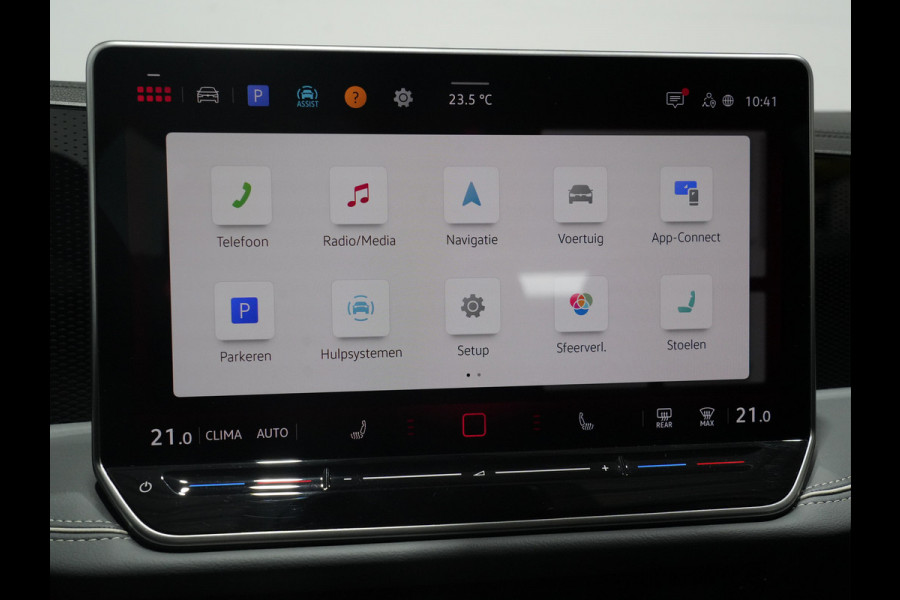 Volkswagen Passat Variant 1.5 eTSI 150pk DSG Business Trekhaak | Massage | Camera | Full-LED