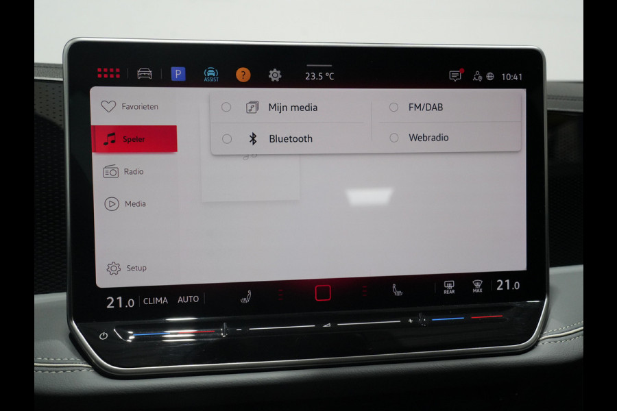 Volkswagen Passat Variant 1.5 eTSI 150pk DSG Business Trekhaak | Massage | Camera | Full-LED