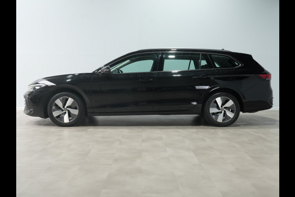 Volkswagen Passat Variant 1.5 eTSI 150pk DSG Business Trekhaak | Massage | Camera | Full-LED