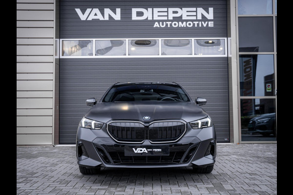 BMW 5 Serie Touring 550e xDrive M-Sport l Bowers/wilk l BMW-Garantie l Panorama