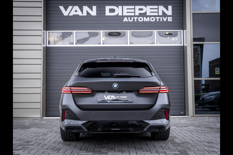 BMW 5 Serie Touring 550e xDrive M-Sport l Bowers/wilk l BMW-Garantie l Panorama