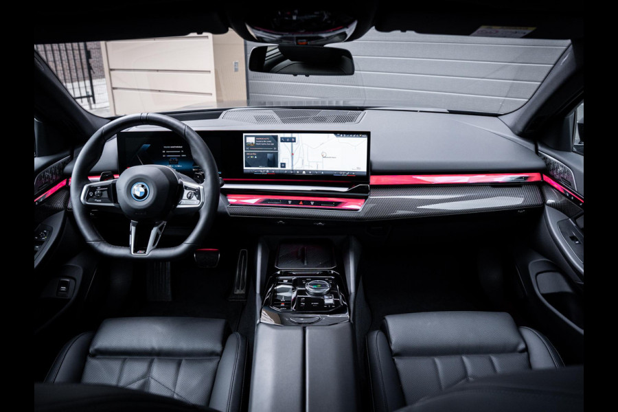 BMW 5 Serie Touring 550e xDrive M-Sport l Bowers/wilk l BMW-Garantie l Panorama