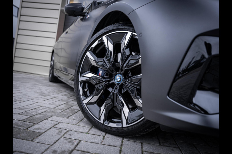 BMW 5 Serie Touring 550e xDrive M-Sport l Bowers/wilk l BMW-Garantie l Panorama