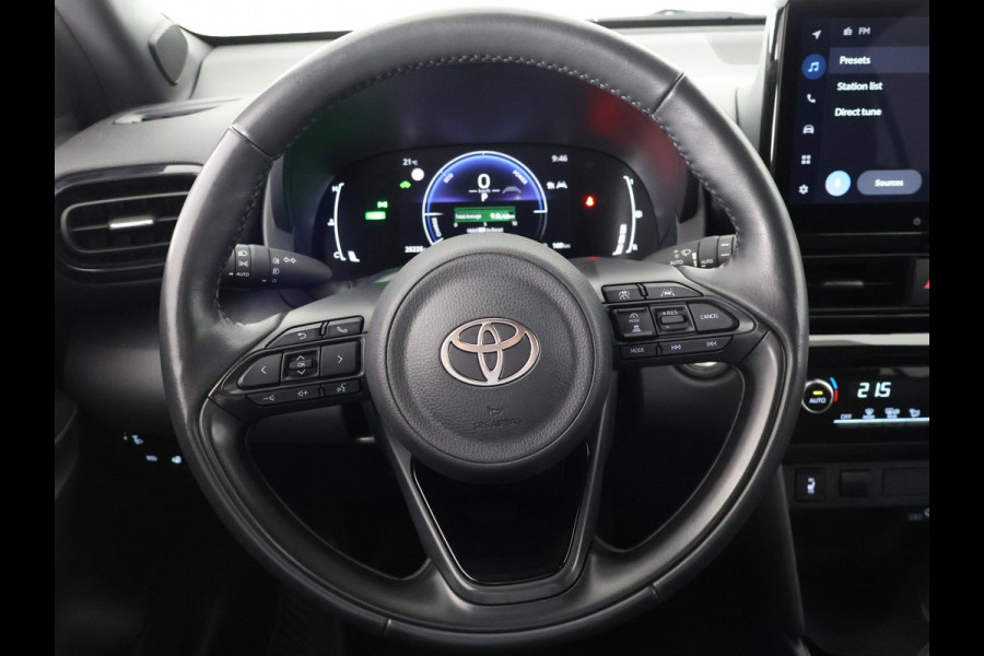 Toyota Yaris Cross 1.5 Hybrid 115 Dynamic Luxury | Stuur- & Stoelverwarming | Apple Carplay & AndroidAUTO | Privacy Glass |