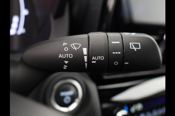 Toyota Yaris Cross 1.5 Hybrid 115 Dynamic Luxury | Stuur- & Stoelverwarming | Apple Carplay & AndroidAUTO | Privacy Glass |