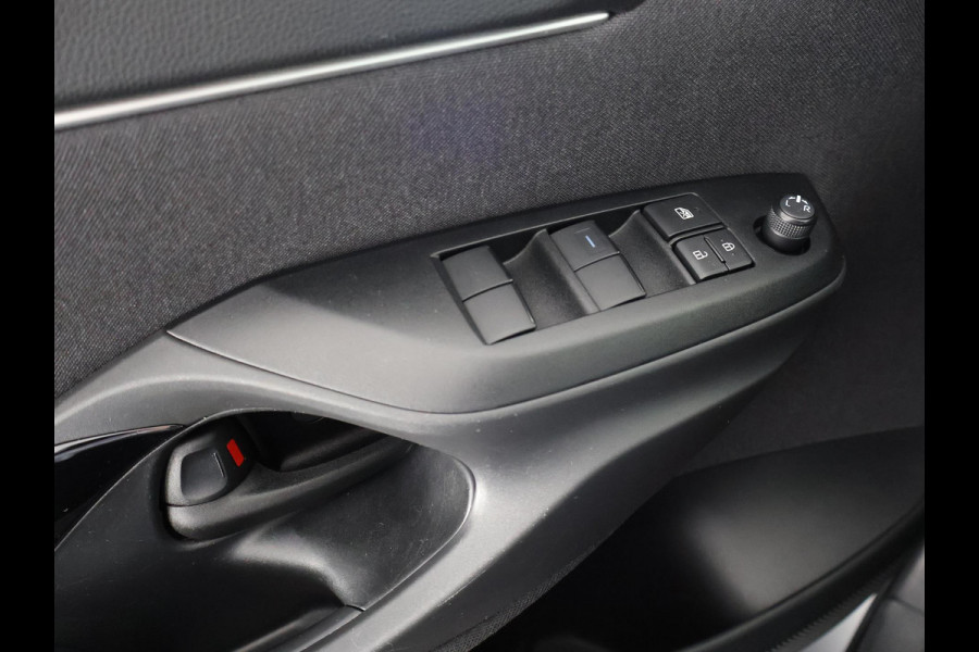 Toyota Yaris Cross 1.5 Hybrid 115 Dynamic Luxury | Stuur- & Stoelverwarming | Apple Carplay & AndroidAUTO | Privacy Glass |