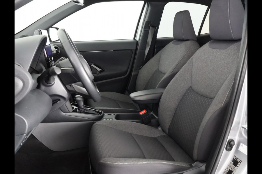 Toyota Yaris Cross 1.5 Hybrid 115 Dynamic Luxury | Stuur- & Stoelverwarming | Apple Carplay & AndroidAUTO | Privacy Glass |