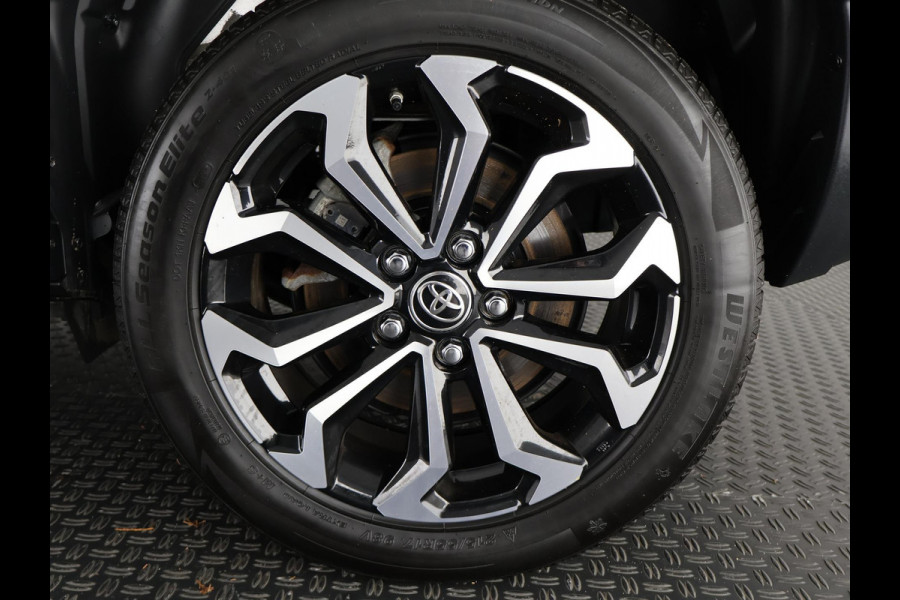 Toyota Yaris Cross 1.5 Hybrid 115 Dynamic Luxury | Stuur- & Stoelverwarming | Apple Carplay & AndroidAUTO | Privacy Glass |
