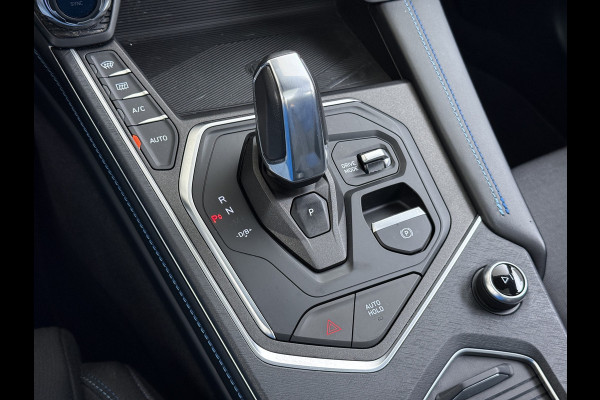 Lynk & Co 01 PHEV 261pk AUT-7 PanoDak 20"lm Trekhaak 360°Camera Apple Carplay Android Auto Adap.Cruise Navi Pdc Ecc Keyless Led Plug-In Hybri Elek.Memory.Stoel File assistent Dodehoek detector Elektrisch bedienbare achterklep Rijstrooksensor Wifi Verkeersbord detectie 425Nm/1.800KG Trekgewicht !  Origineel Nederlandse Auto € 43.000 nieuw