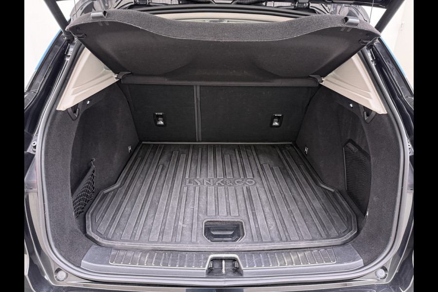 Lynk & Co 01 PHEV 261pk AUT-7 PanoDak 20"lm Trekhaak 360°Camera Apple Carplay Android Auto Adap.Cruise Navi Pdc Ecc Keyless Led Plug-In Hybri Elek.Memory.Stoel File assistent Dodehoek detector Elektrisch bedienbare achterklep Rijstrooksensor Wifi Verkeersbord detectie 425Nm/1.800KG Trekgewicht !  Origineel Nederlandse Auto € 43.000 nieuw