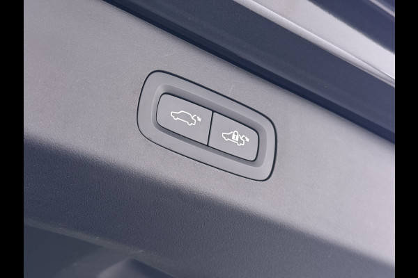 Lynk & Co 01 PHEV 261pk AUT-7 PanoDak 20"lm Trekhaak 360°Camera Apple Carplay Android Auto Adap.Cruise Navi Pdc Ecc Keyless Led Plug-In Hybri Elek.Memory.Stoel File assistent Dodehoek detector Elektrisch bedienbare achterklep Rijstrooksensor Wifi Verkeersbord detectie 425Nm/1.800KG Trekgewicht !  Origineel Nederlandse Auto € 43.000 nieuw