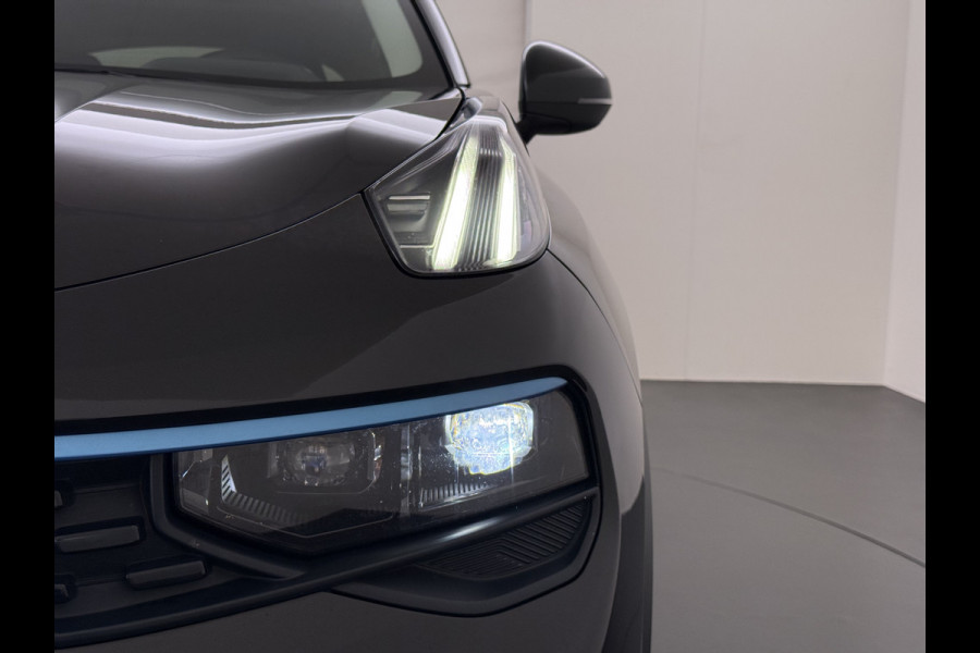 Lynk & Co 01 PHEV 261pk AUT-7 PanoDak 20"lm Trekhaak 360°Camera Apple Carplay Android Auto Adap.Cruise Navi Pdc Ecc Keyless Led Plug-In Hybri Elek.Memory.Stoel File assistent Dodehoek detector Elektrisch bedienbare achterklep Rijstrooksensor Wifi Verkeersbord detectie 425Nm/1.800KG Trekgewicht !  Origineel Nederlandse Auto € 43.000 nieuw