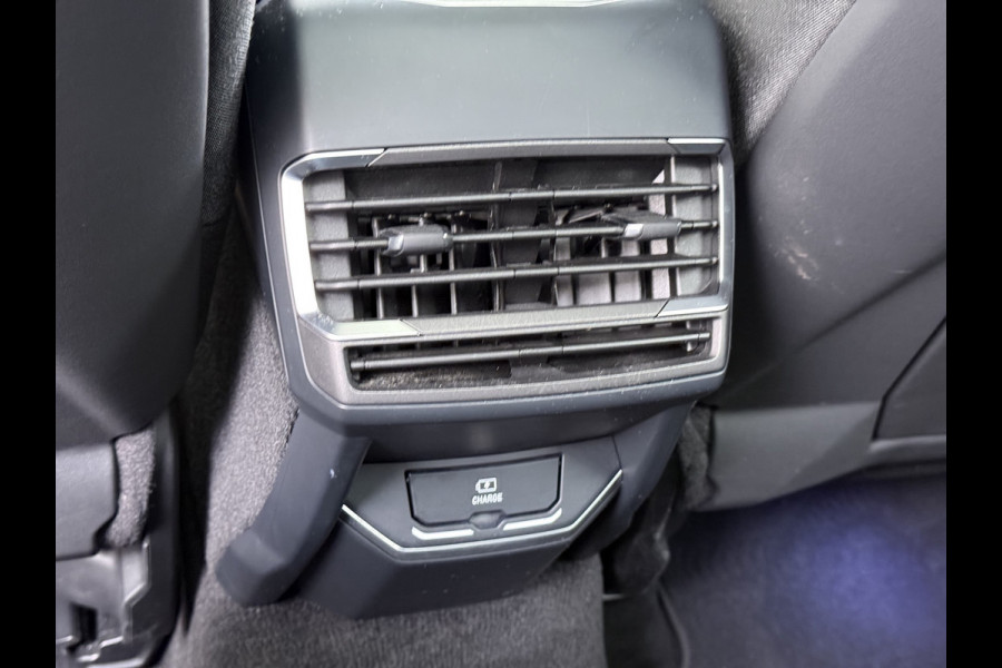 Lynk & Co 01 PHEV 261pk AUT-7 PanoDak 20"lm Trekhaak 360°Camera Apple Carplay Android Auto Adap.Cruise Navi Pdc Ecc Keyless Led Plug-In Hybri Elek.Memory.Stoel File assistent Dodehoek detector Elektrisch bedienbare achterklep Rijstrooksensor Wifi Verkeersbord detectie 425Nm/1.800KG Trekgewicht !  Origineel Nederlandse Auto € 43.000 nieuw
