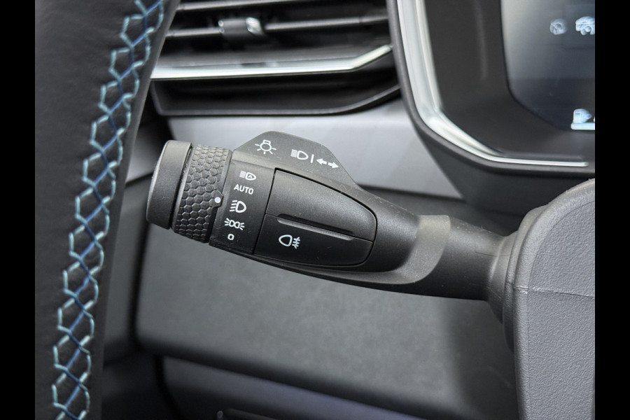 Lynk & Co 01 PHEV 261pk AUT-7 PanoDak 20"lm Trekhaak 360°Camera Apple Carplay Android Auto Adap.Cruise Navi Pdc Ecc Keyless Led Plug-In Hybri Elek.Memory.Stoel File assistent Dodehoek detector Elektrisch bedienbare achterklep Rijstrooksensor Wifi Verkeersbord detectie 425Nm/1.800KG Trekgewicht !  Origineel Nederlandse Auto € 43.000 nieuw