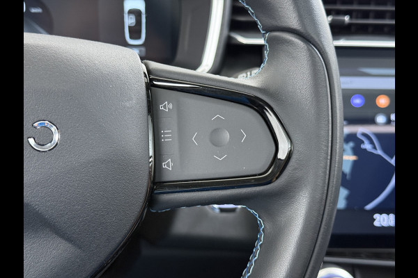 Lynk & Co 01 PHEV 261pk AUT-7 PanoDak 20"lm Trekhaak 360°Camera Apple Carplay Android Auto Adap.Cruise Navi Pdc Ecc Keyless Led Plug-In Hybri Elek.Memory.Stoel File assistent Dodehoek detector Elektrisch bedienbare achterklep Rijstrooksensor Wifi Verkeersbord detectie 425Nm/1.800KG Trekgewicht !  Origineel Nederlandse Auto € 43.000 nieuw