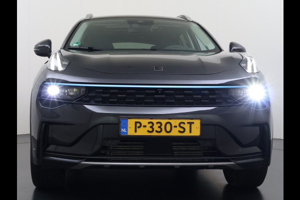 Lynk & Co 01 PHEV 261pk AUT-7 PanoDak 20"lm Trekhaak 360°Camera Apple Carplay Android Auto Adap.Cruise Navi Pdc Ecc Keyless Led Plug-In Hybri Elek.Memory.Stoel File assistent Dodehoek detector Elektrisch bedienbare achterklep Rijstrooksensor Wifi Verkeersbord detectie 425Nm/1.800KG Trekgewicht !  Origineel Nederlandse Auto € 43.000 nieuw