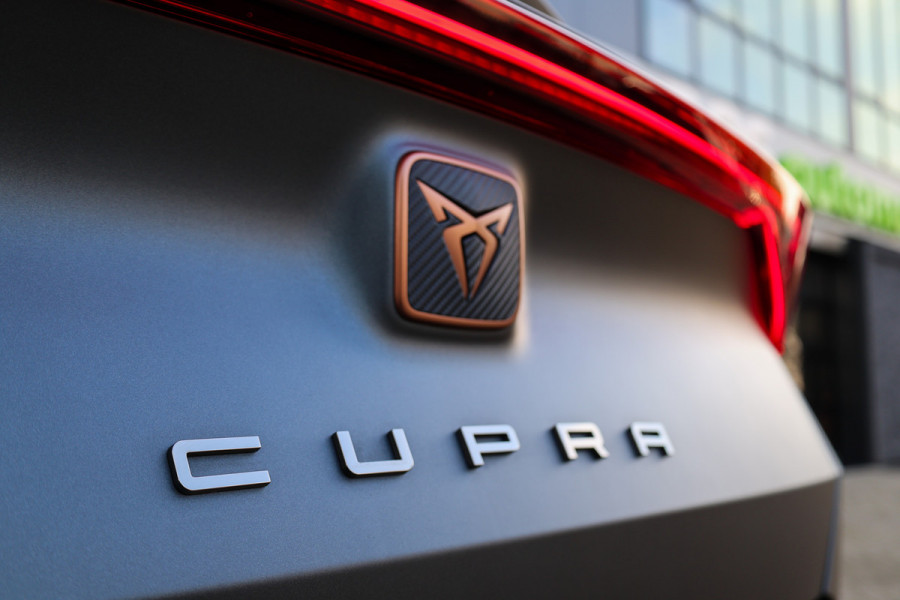 CUPRA Formentor 1.4 e-Hybrid VZ Tribe Edition | BTW | PANO | MEMORY | STOEL & STUURVERWARMING |