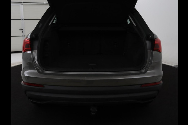 Audi Q3 45 TFSI e Advanced edition | SOH 84,4% | Trekhaak | Adapt. Cruise | LED | Elekt. Stooelverstelling | Servo Sluiting kofferklep | Camera | Apple Carplay | Navigatie |