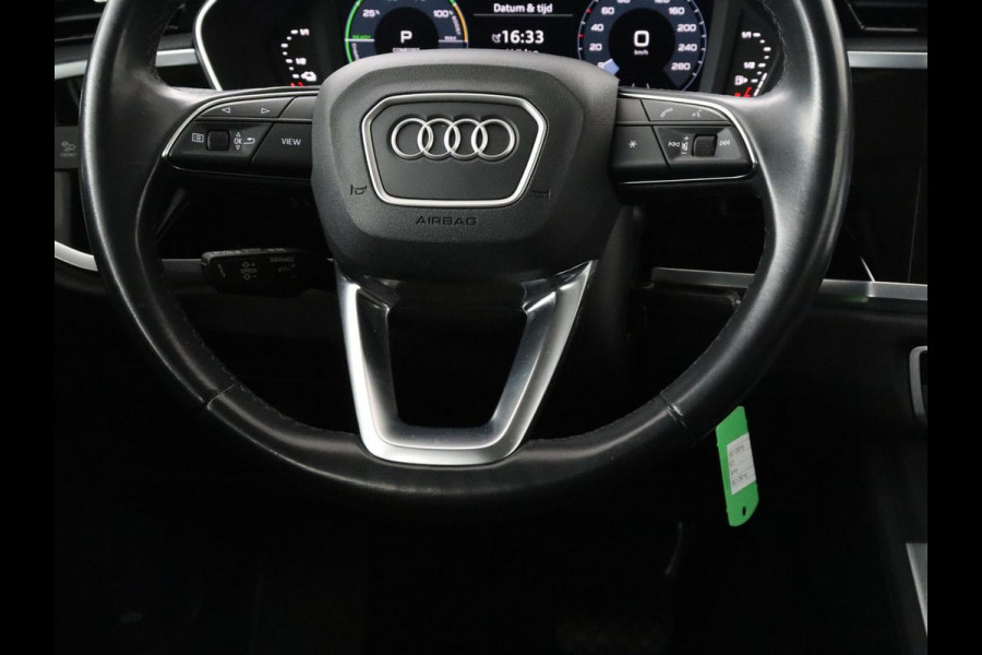 Audi Q3 45 TFSI e Advanced edition | SOH 84,4% | Trekhaak | Adapt. Cruise | LED | Elekt. Stooelverstelling | Servo Sluiting kofferklep | Camera | Apple Carplay | Navigatie |