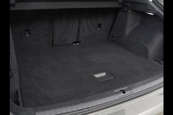 Audi Q3 45 TFSI e Advanced edition | SOH 84,4% | Trekhaak | Adapt. Cruise | LED | Elekt. Stooelverstelling | Servo Sluiting kofferklep | Camera | Apple Carplay | Navigatie |