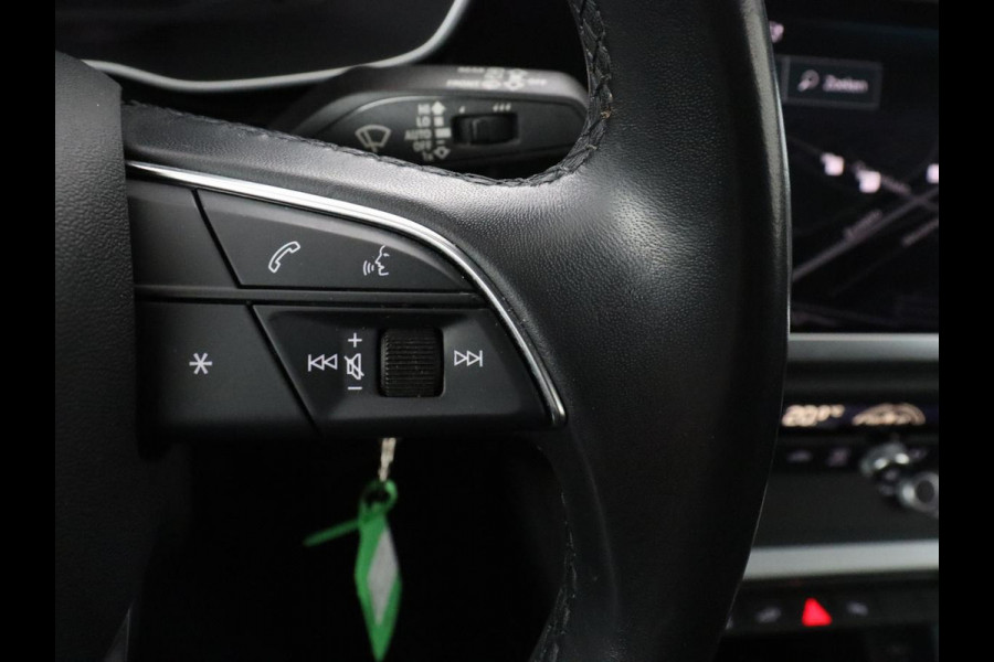 Audi Q3 45 TFSI e Advanced edition | SOH 84,4% | Trekhaak | Adapt. Cruise | LED | Elekt. Stooelverstelling | Servo Sluiting kofferklep | Camera | Apple Carplay | Navigatie |