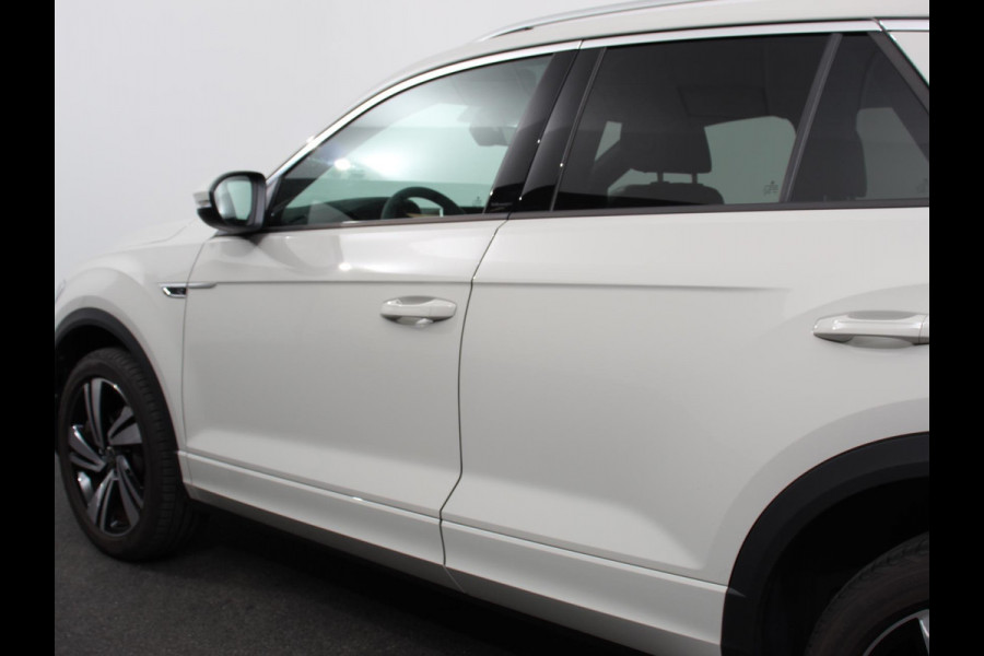 Volkswagen T-Roc 1.5 TSI R-Line + IQ Drive pakket Automaat Climate control Adaptieve cruise control Camera Parkeersensoren Stuurverwarming Stoelverwarming Keyless LED Apple Carplay/ Android Auto