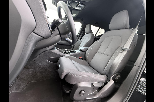 Volvo XC40 Recharge Plus SOH 92%| PILOT ASSIST ACC| ELEKTRISCHE ACHTERKLEP| DODE HOEK SENSOR |WARMTEPOMP| STOEL + STUURVERWARMING| ACHTERUITRIJCAMERA| RIJKLAAPRIJS INCL. 12 MND BOVAG GARANTIE|