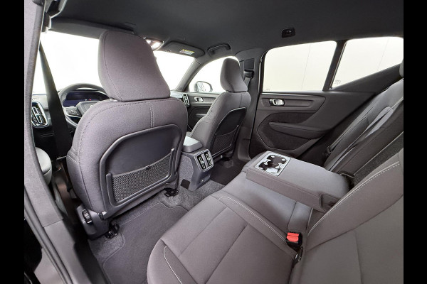 Volvo XC40 Recharge Plus SOH 92%| PILOT ASSIST ACC| ELEKTRISCHE ACHTERKLEP| DODE HOEK SENSOR |WARMTEPOMP| STOEL + STUURVERWARMING| ACHTERUITRIJCAMERA| RIJKLAAPRIJS INCL. 12 MND BOVAG GARANTIE|
