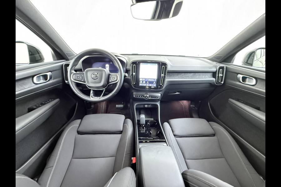 Volvo XC40 Recharge Plus SOH 92%| PILOT ASSIST ACC| ELEKTRISCHE ACHTERKLEP| DODE HOEK SENSOR |WARMTEPOMP| STOEL + STUURVERWARMING| ACHTERUITRIJCAMERA| RIJKLAAPRIJS INCL. 12 MND BOVAG GARANTIE|