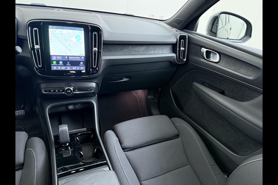 Volvo XC40 Recharge Plus SOH 92%| PILOT ASSIST ACC| ELEKTRISCHE ACHTERKLEP| DODE HOEK SENSOR |WARMTEPOMP| STOEL + STUURVERWARMING| ACHTERUITRIJCAMERA| RIJKLAAPRIJS INCL. 12 MND BOVAG GARANTIE|