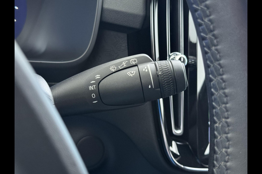 Volvo XC40 Recharge Plus SOH 92%| PILOT ASSIST ACC| ELEKTRISCHE ACHTERKLEP| DODE HOEK SENSOR |WARMTEPOMP| STOEL + STUURVERWARMING| ACHTERUITRIJCAMERA| RIJKLAAPRIJS INCL. 12 MND BOVAG GARANTIE|