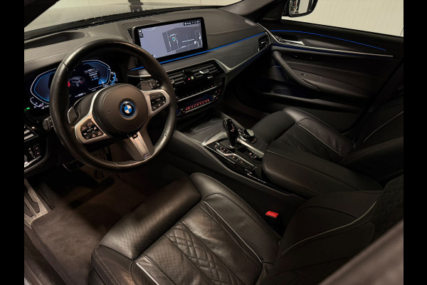 BMW 5 Serie Touring 530e xDrive M Sport Pro Pano HUD Massage Laser 4-Wielbesturing Shadowline 360 Camera Softclose Dealer Onderhou
