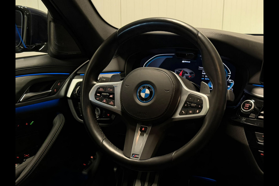 BMW 5 Serie Touring 530e xDrive M Sport Pro Pano HUD Massage Laser 4-Wielbesturing Shadowline 360 Camera Softclose Dealer Onderhou