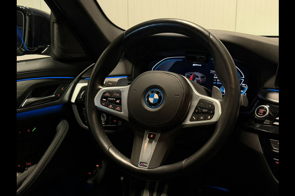 BMW 5 Serie Touring 530e xDrive M Sport Pro Pano HUD Massage Laser 4-Wielbesturing Shadowline 360 Camera Softclose Dealer Onderhou