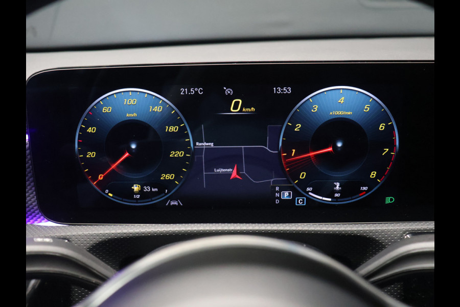 Mercedes-Benz A-Klasse 180 Business Solution Luxury [SCHUIFKANTELDAK, SFEERVERLICHTING, STOELVERWARMING, CRUISE CONTROL, MEMORY SEATS, CAMERA, PDC V+A, DIGITAL DASH, LEDER, BLUETOOTH, NAVIGATIE, CLIMATE CONTROL, NIUEWSTAAT]