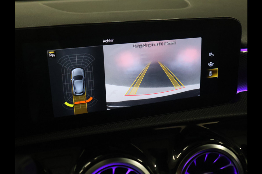 Mercedes-Benz A-Klasse 180 Business Solution Luxury [SCHUIFKANTELDAK, SFEERVERLICHTING, STOELVERWARMING, CRUISE CONTROL, MEMORY SEATS, CAMERA, PDC V+A, DIGITAL DASH, LEDER, BLUETOOTH, NAVIGATIE, CLIMATE CONTROL, NIUEWSTAAT]
